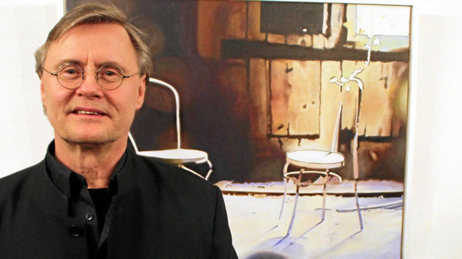 Andreas Hinkel vor einem seiner Werke